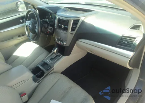 2010 Subaru Legacy 2.5I Premium из США, поврежденный, VIN 4S3BMBG65A3232595